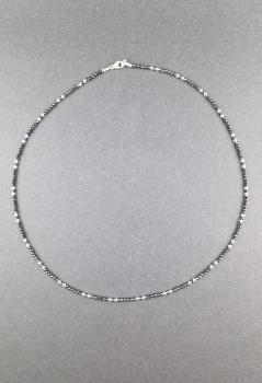 Schwarzer Spinell Halskette (47 cm)