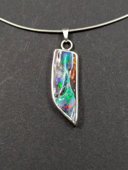Boulder Opal Kettenanhänger (999er/925er Silber)